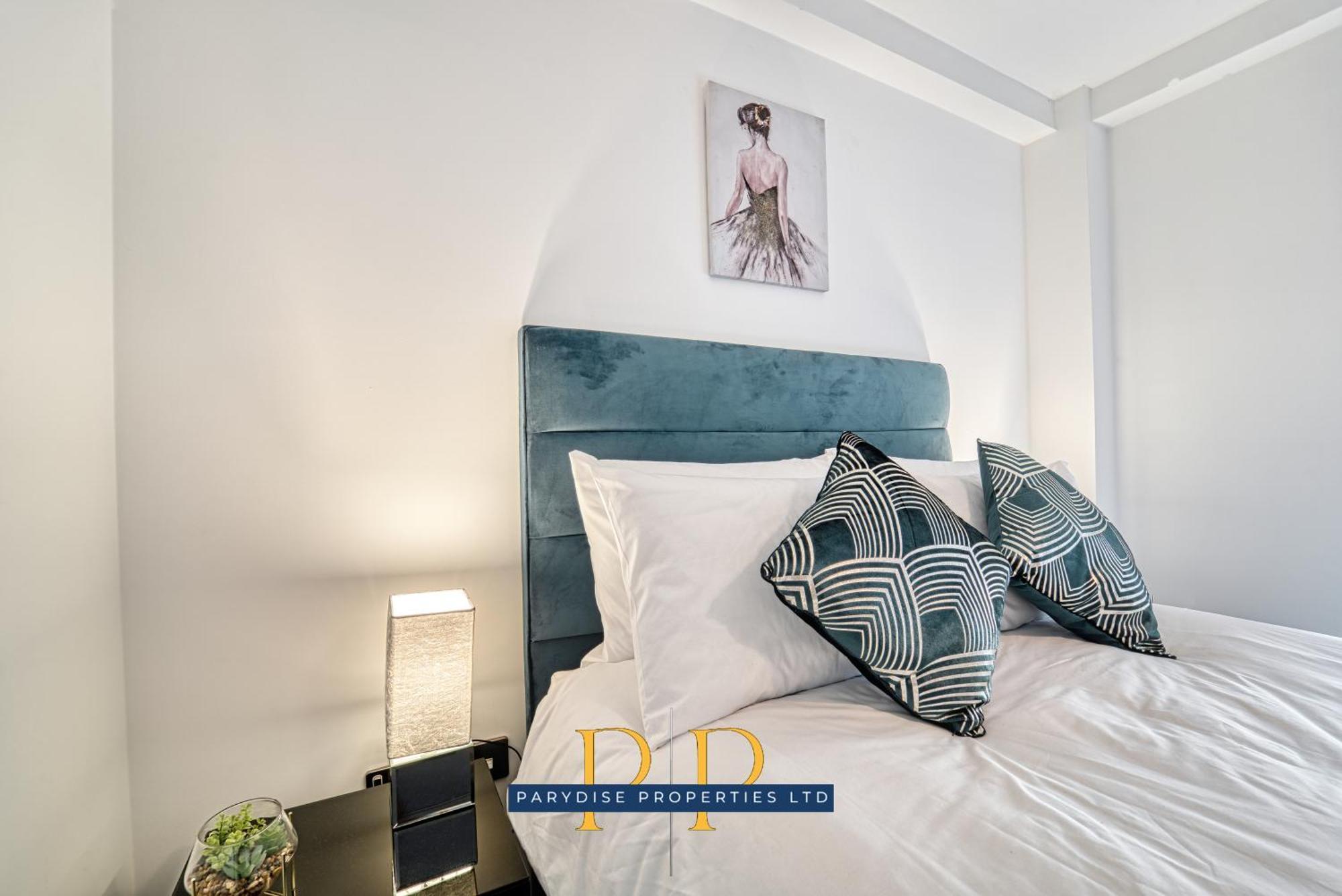 The Middlewood Plaza - By Parydise - Business Or Leisure Stays, Location, Sleeps 4, Salford Appartement Manchester