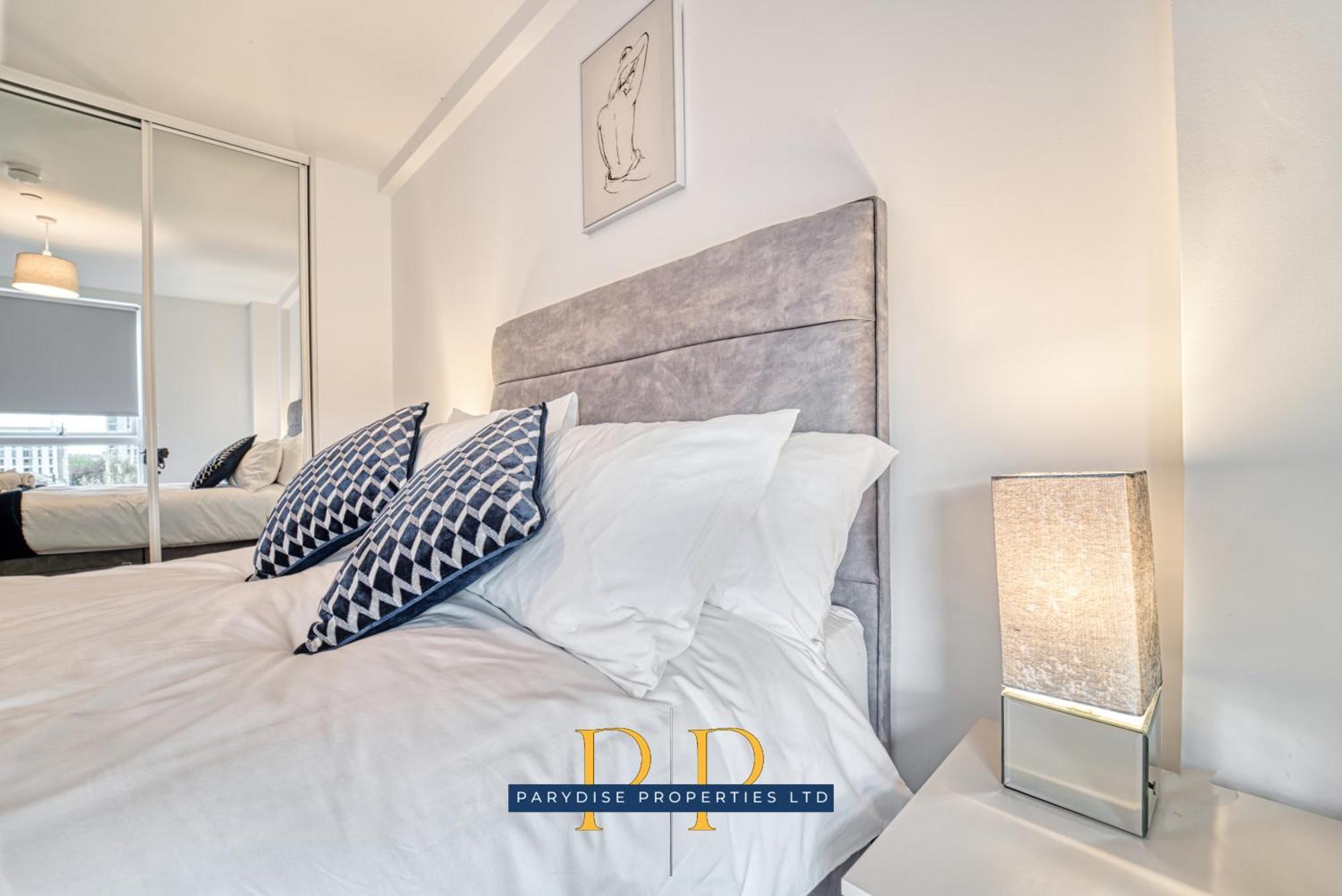 The Middlewood Plaza - By Parydise - Business Or Leisure Stays, Location, Sleeps 4, Salford Апартаменты *
