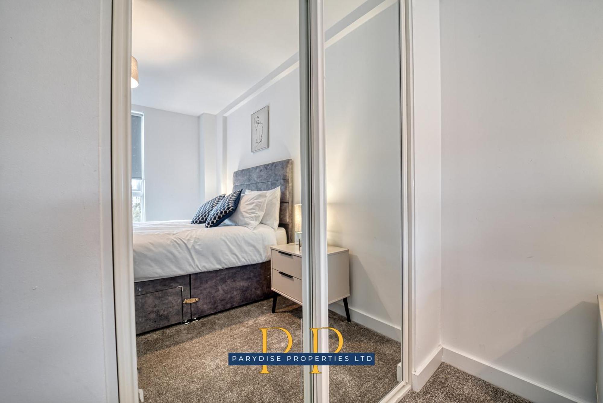 The Middlewood Plaza - By Parydise - Business Or Leisure Stays, Location, Sleeps 4, Salford * Манчестер