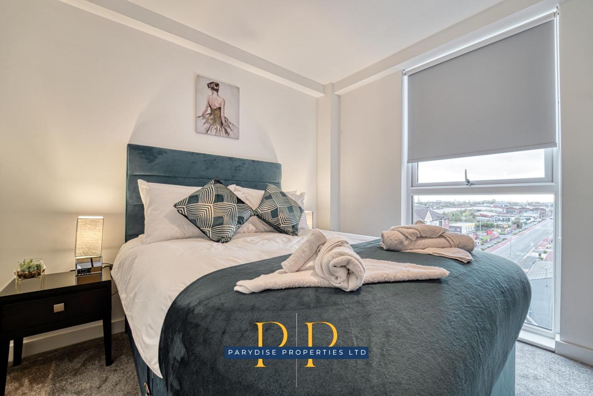 The Middlewood Plaza - By Parydise - Business Or Leisure Stays, Location, Sleeps 4, Salford * Манчестер