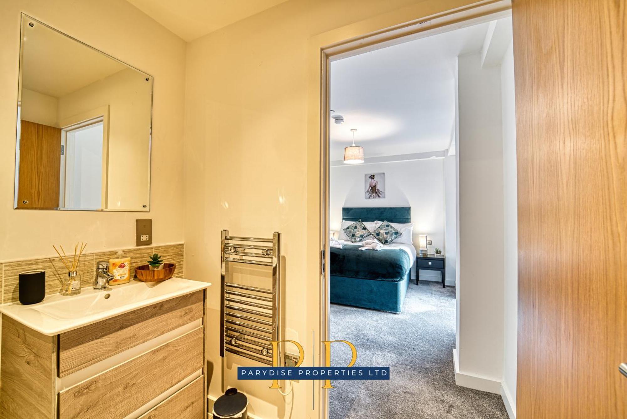 Апартаменты The Middlewood Plaza - By Parydise - Business Or Leisure Stays, Location, Sleeps 4, Salford Манчестер