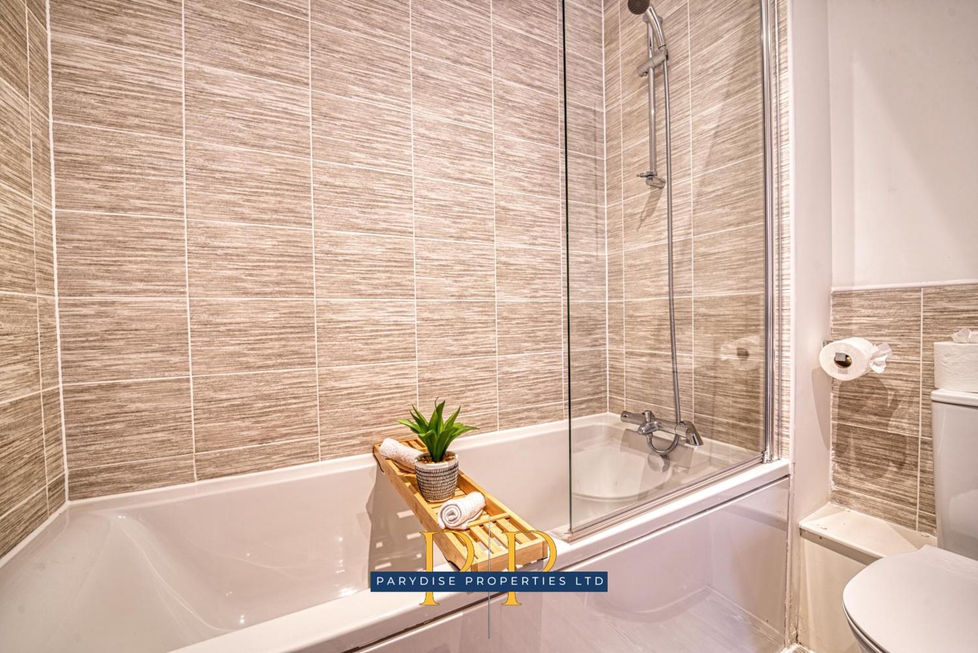 Apartment Middlewood Plaza Suite: Salford By Parydise